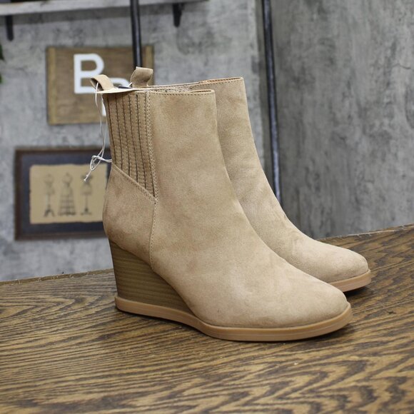 Universal Thread Womens Heeled Cypress Winter Boots 88375523 Taupe Brown 6M - Picture 1 of 7